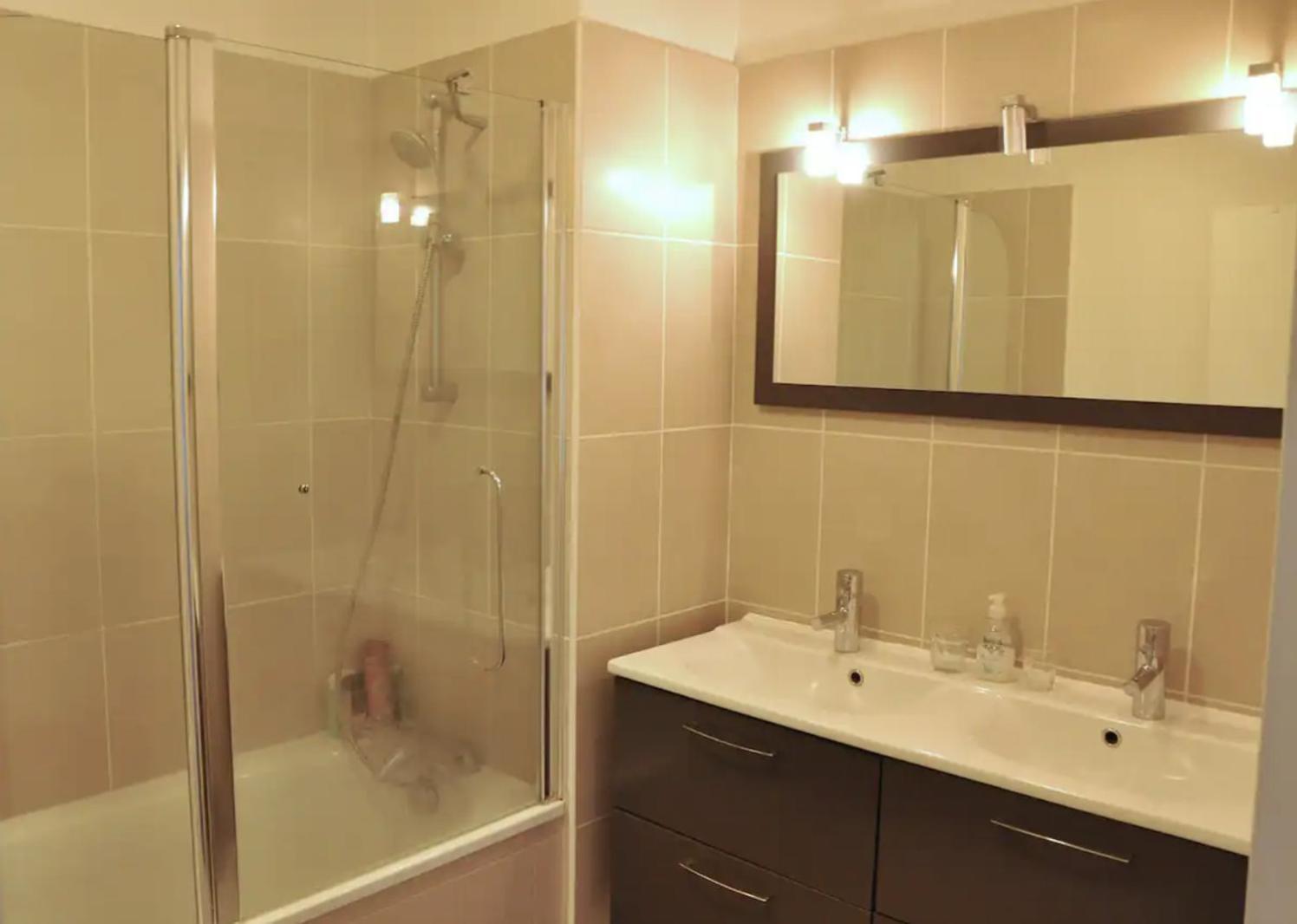 Le Vendome - Shared Quarto em Acomodações Particulares